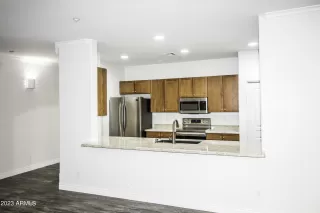 Photo #5: 6520833 Listing 