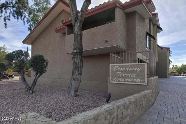MLS: 6520868 Condo For Sale