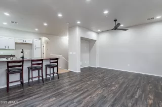 Photo #6: 6520880 Listing