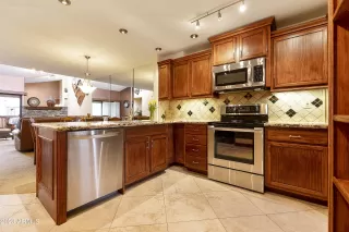 Photo #2: 6520936 Listing