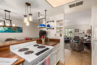 Photo #2: 6521173 Listing