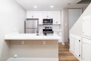 Photo #6: 6521339 Listing