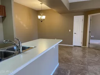 Photo #5: 6521418 Listing