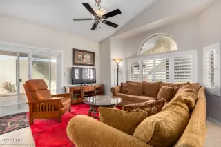 Photo #5: 6521424 Listing