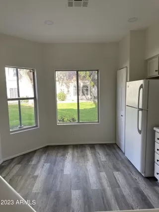 Photo #5: 6521697 Listing