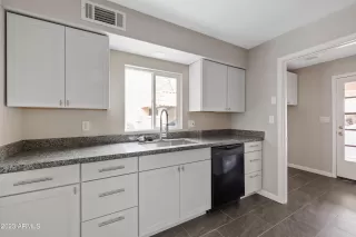 Photo #6: 6521840 Listing