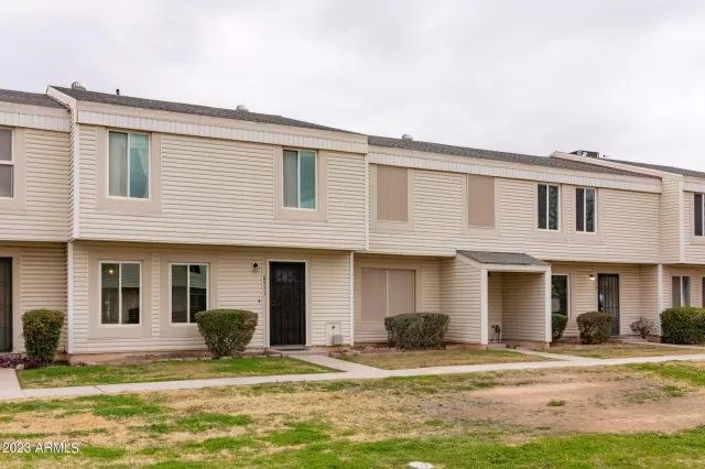 MLS: 6521904 Condo For Sale