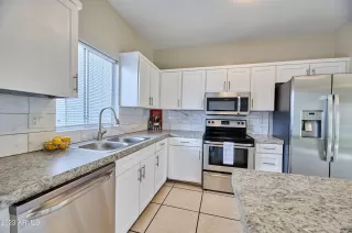 Photo #2: 6522246 Listing