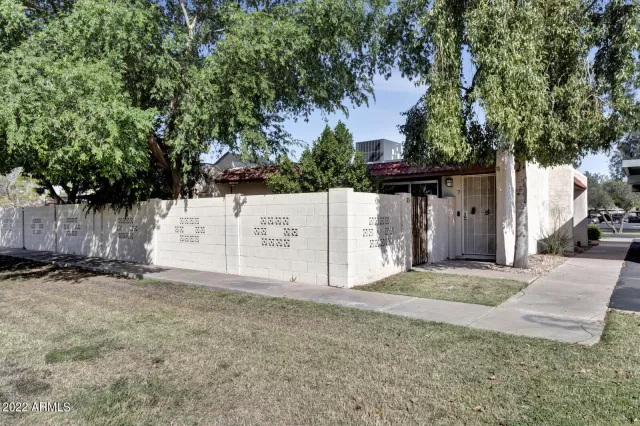 MLS: 6522452 Condo For Sale