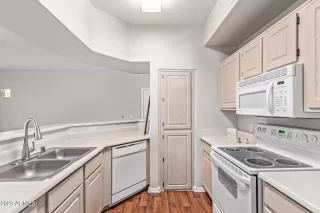 Photo #6: 6523834 Listing