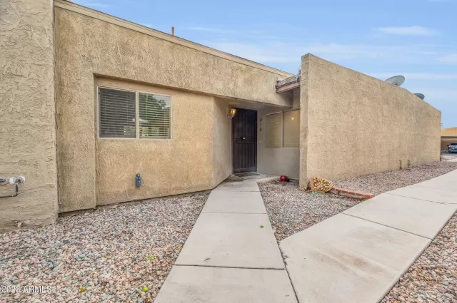 MLS: 6524118 Condo For Sale