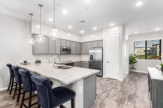 Photo #2: 6524368 Listing