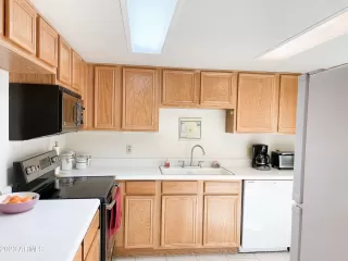 Photo #5: 6524519 Listing
