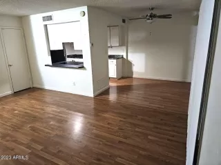 Photo #4: 6524909 Listing