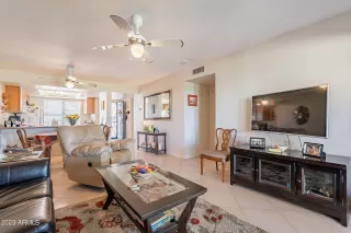 Photo #5: 6524995 Listing