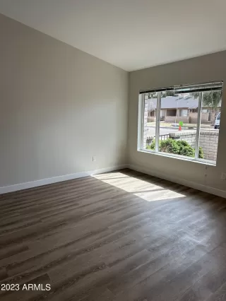 Photo #5: 6525110 Listing