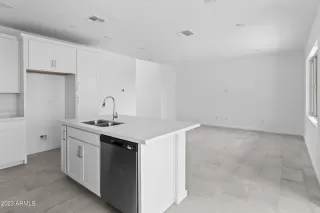 Photo #6: 6525257 Listing