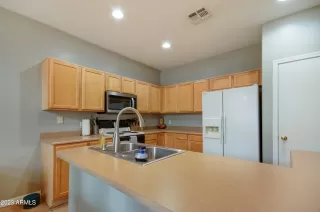 Photo #3: 6525631 Listing