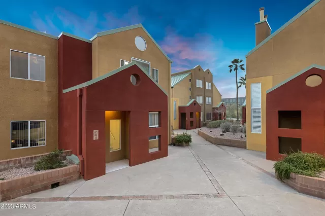 MLS: 6525695 Condo For Sale