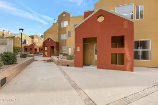 Photo #3: 6525695 Listing