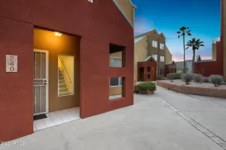 Photo #4: 6525695 Listing