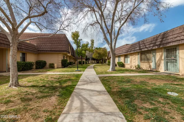 MLS: 6525872 Condo For Sale