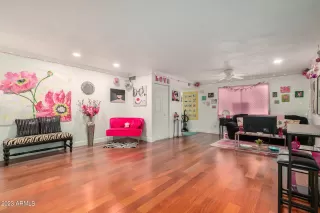 Photo #5: 6525872 Listing