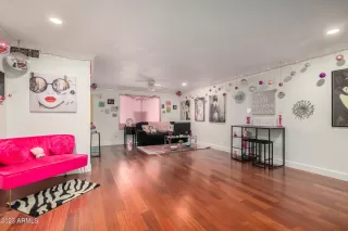 Photo #6: 6525872 Listing