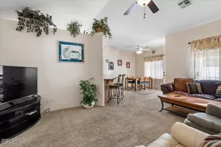 Photo #5: 6525921 Listing