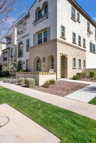 Photo #3: 6525979 Listing