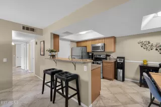 Photo #5: 6526593 Listing