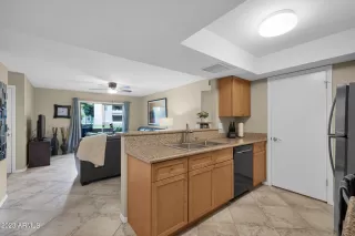 Photo #6: 6526593 Listing