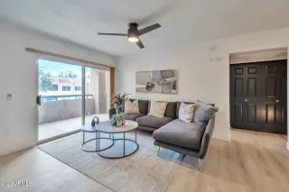 Photo #2: 6526733 Listing