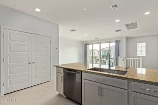 Photo #2: 6526798 Listing