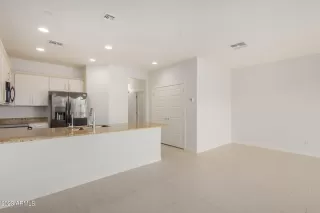 Photo #6: 6526798 Listing