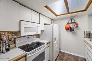 Photo #5: 6527529 Listing
