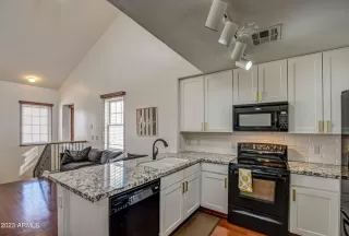 Photo #5: 6527696 Listing