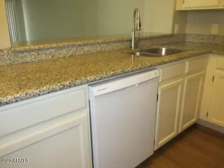 Photo #3: 6528904 Listing