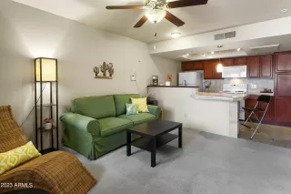 Photo #4: 6529100 Listing