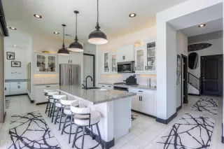 Photo #2: 6529101 Listing