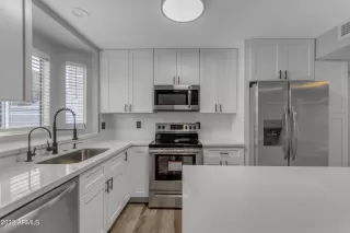 Photo #5: 6529149 Listing