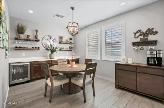 Photo #6: 6529776 Listing