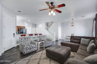 Photo #5: 6529996 Listing