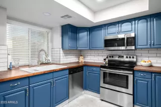 Photo #5: 6530143 Listing