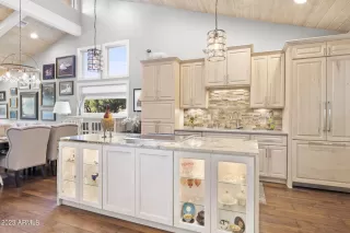 Photo #2: 6530846 Listing