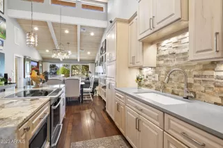 Photo #3: 6530846 Listing