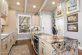 Photo #4: 6530846 Listing