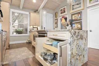 Photo #6: 6530846 Listing