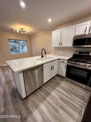 Photo #2: 6530867 Listing 