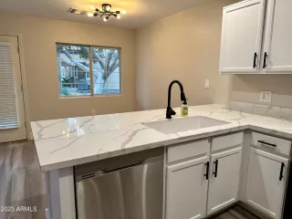 Photo #3: 6530867 Listing 